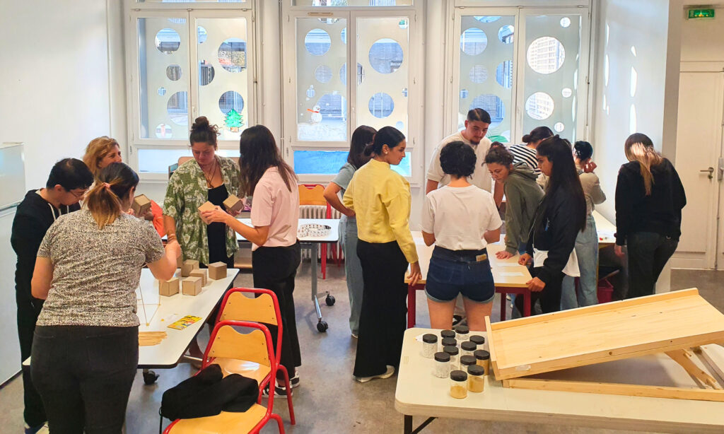Apprendre à animer des ateliers scientifiques avec EbulliScience